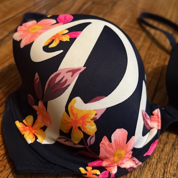 Victoria’s Secret bra - Picture 2 of 5